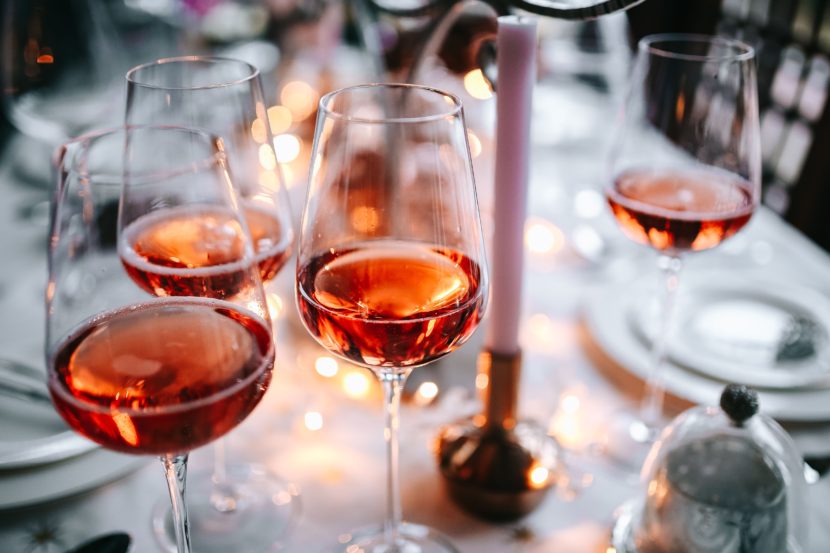 Verre de rosé pour l'apéro ou au diner