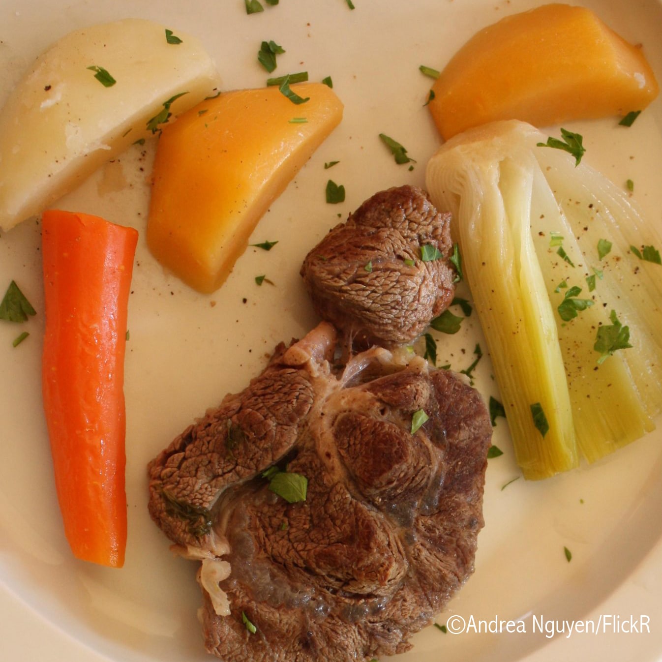 Côte de Nuits-Villages et pot-au-feu font bon ménage - Trois Fois Vin