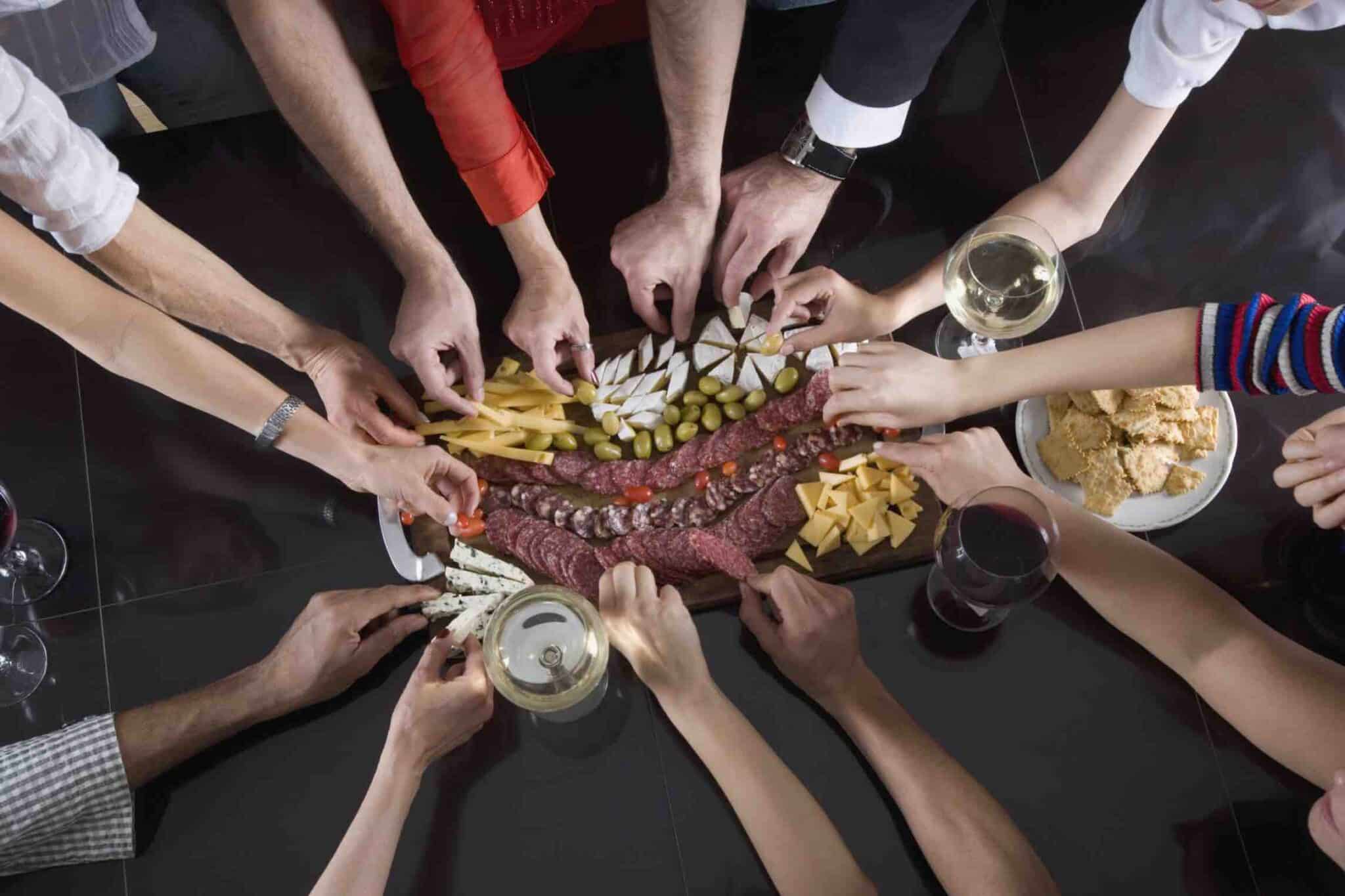 1 bouteille de vin pour combien de personnes ? Guide par quantité
