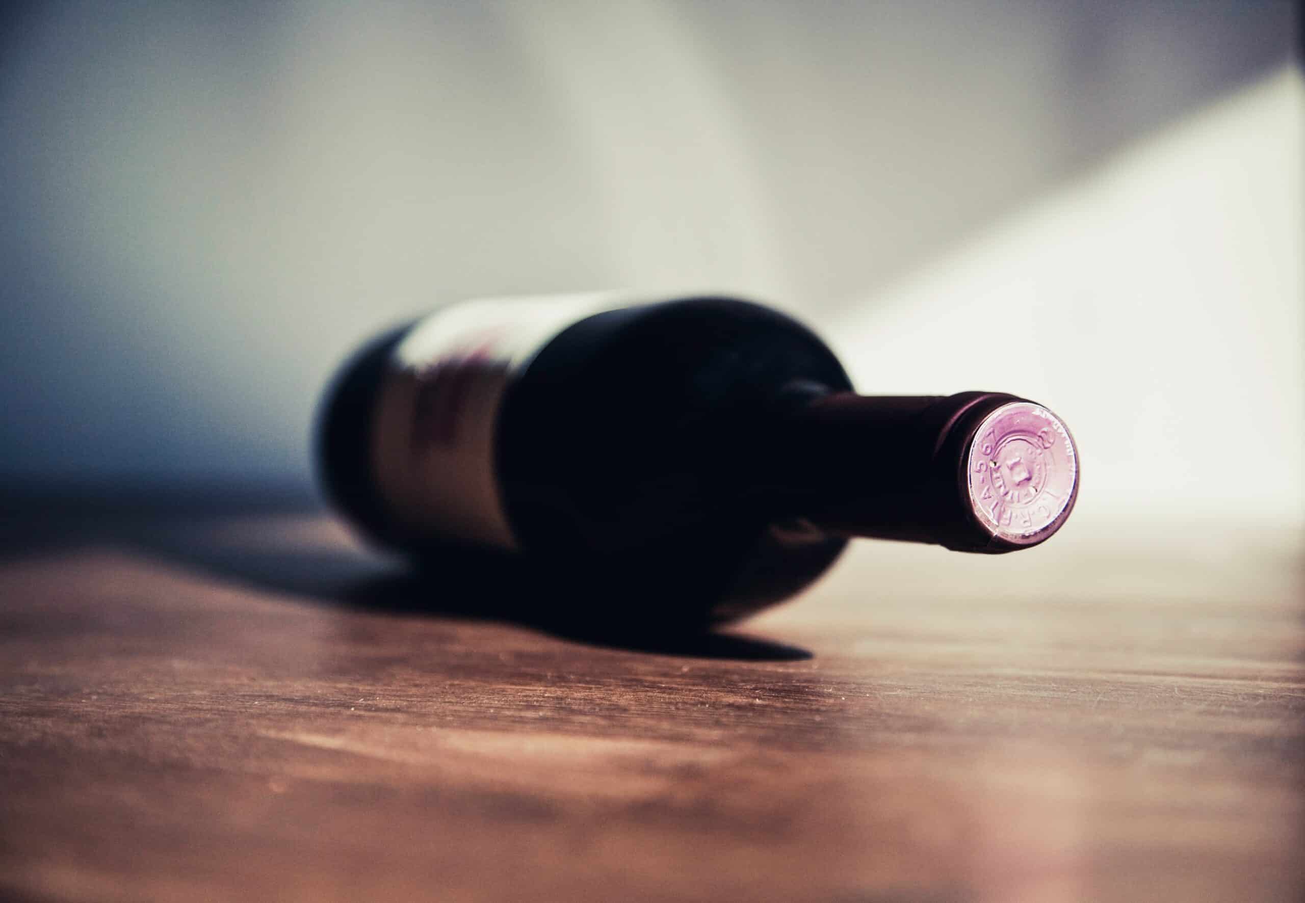 1 bouteille de vin pour combien de personnes ? Guide par quantité