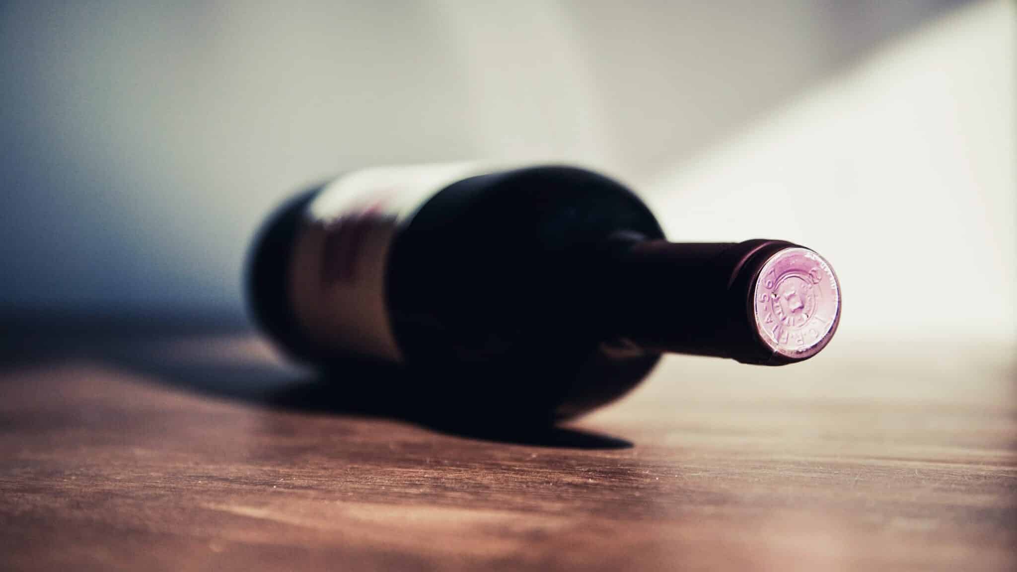 1 bouteille de vin pour combien de personnes ? Guide par quantité